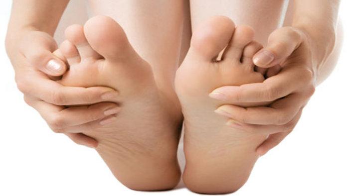 How to treat toenail fungal infection at home?